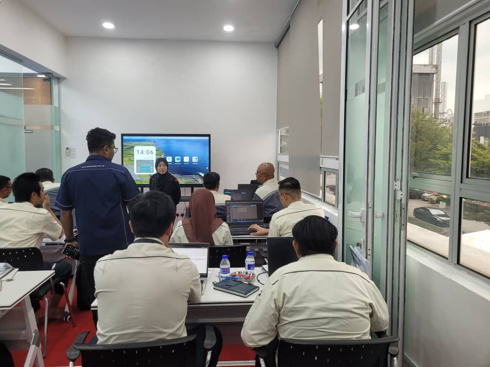 PLC & automation classroom session